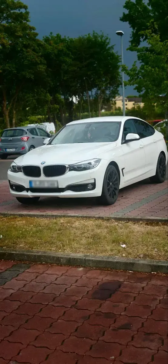 Gebraucht BMW 320 Gran Turismo 195 PS (143 kW) 2017 Weiß Coupé