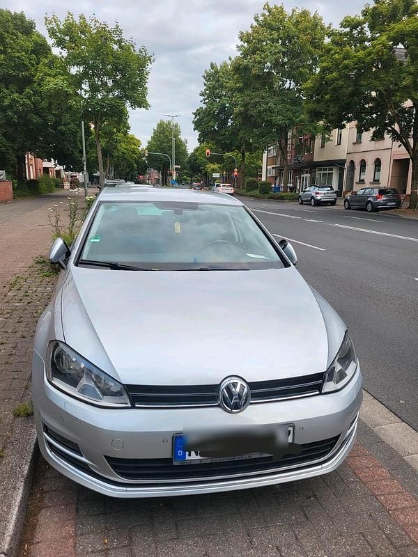 Grau Gebraucht 2016 VW Golf VII Limousine | 10.500 € (Fairer Preis) - Bild 1/4