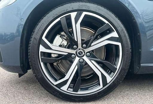 Gebraucht Volvo V60 Plus 455 PS (334 kW) 2025 Blau Kombi