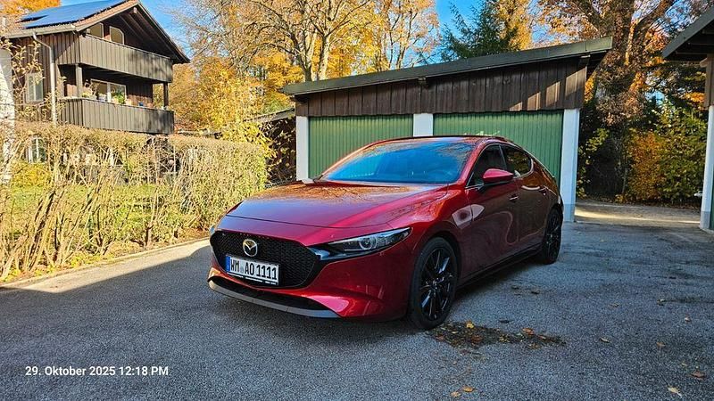 Rot Gebraucht 2021 Mazda 3 Limousine | 20.900 € (Fairer Preis) - Bild 1/4
