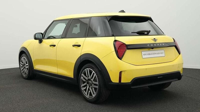 Gebraucht Mini Cooper Classic 156 PS (114 kW) 2024 Gelb Kleinwagen