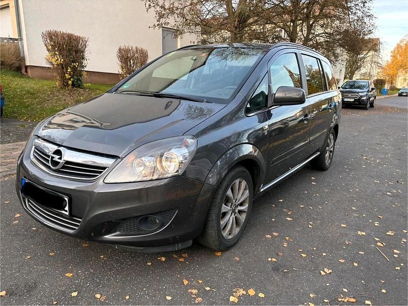 Grau Gebraucht 2010 Opel Zafira Van / Kleinbus | 1.990 € - Bild 1/4