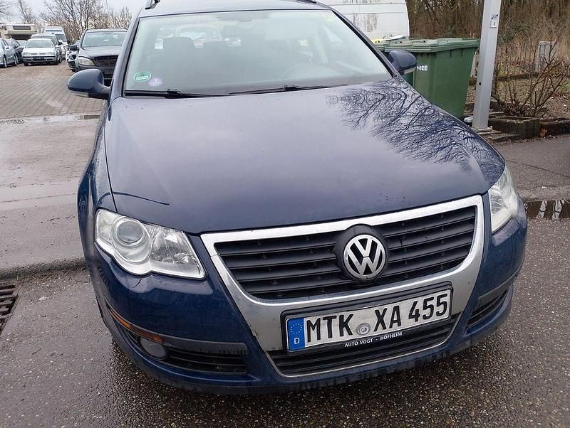 Gebraucht VW Passat Comfortline 122 PS (89 kW) 2009 Blau Limousine