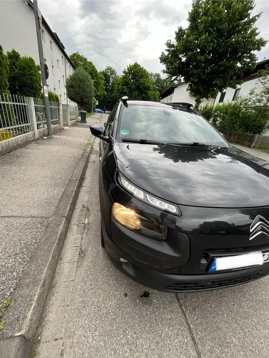 Gebraucht Citroën C4 82 PS (60 kW) 2016 Schwarz Limousine