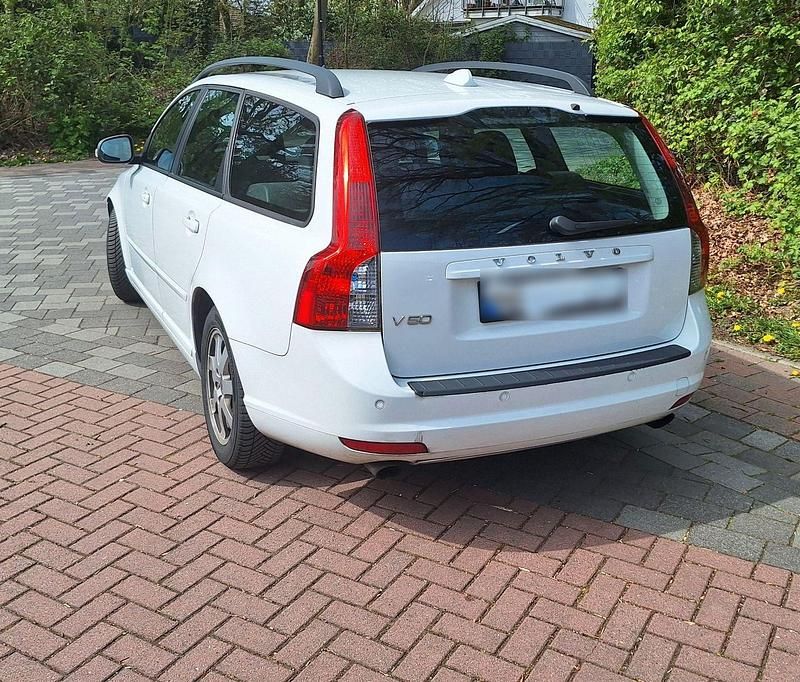Gebraucht Volvo V50 150 PS (110 kW) 2011 Weiß Kombi