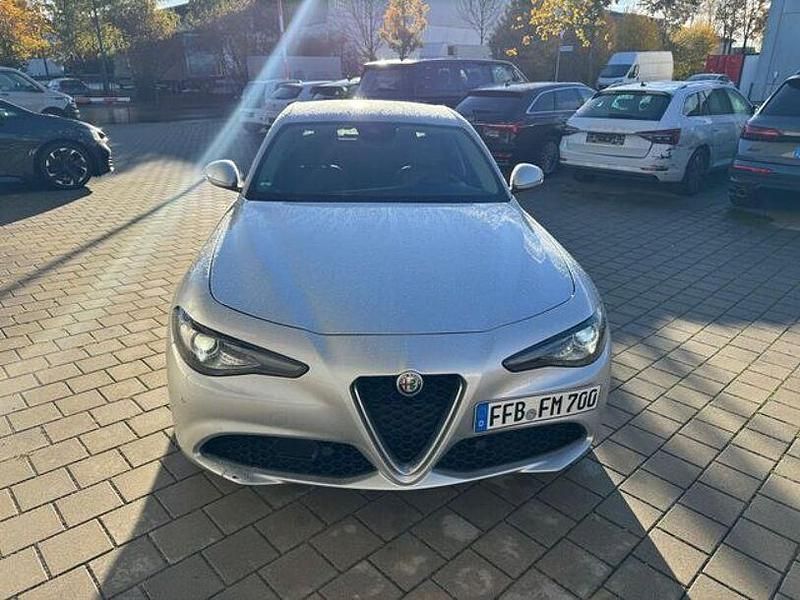 Gebraucht Alfa Romeo Giulia 179 PS (131 kW) 2017 Silber Limousine