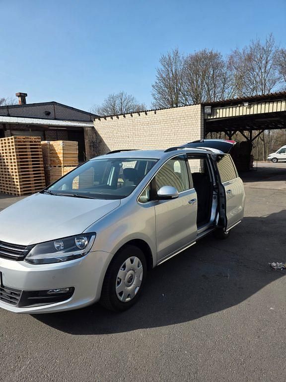 Gebraucht VW Sharan Beach 150 PS (110 kW) 2015 Silber Van / Kleinbus