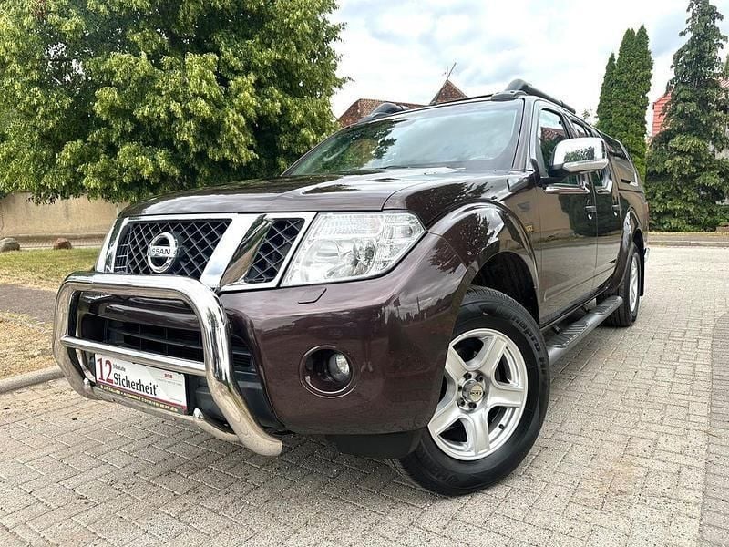 Braun Gebraucht 2013 Nissan Navara Abholung | 14.950 € (Fairer Preis) - Bild 1/4
