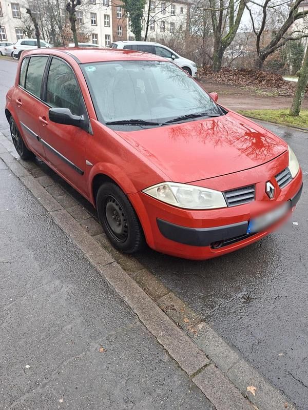 Rot Gebraucht 2005 Renault Mégane II Limousine | 750 € - Bild 1/4