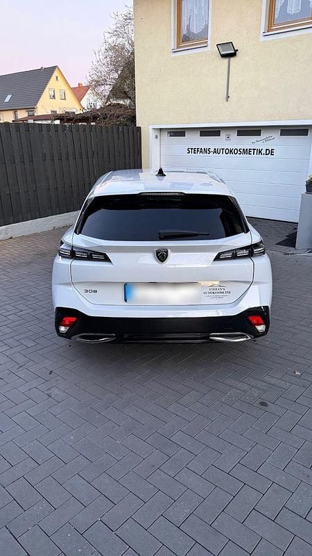 Gebraucht Peugeot 308 Allure 131 PS (96 kW) 2024 Weiß Kombi