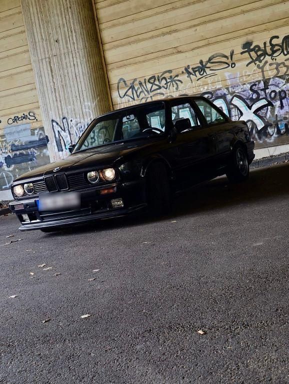 Gebraucht BMW 318 Performance 113 PS (83 kW) 1989 Schwarz Coupé