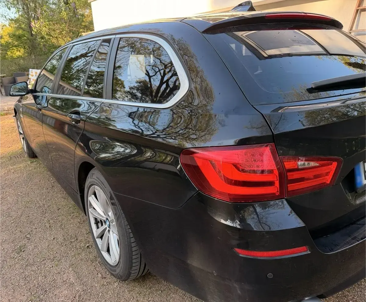 Gebraucht BMW 520 186 PS (136 kW) 2012 Schwarz Kombi