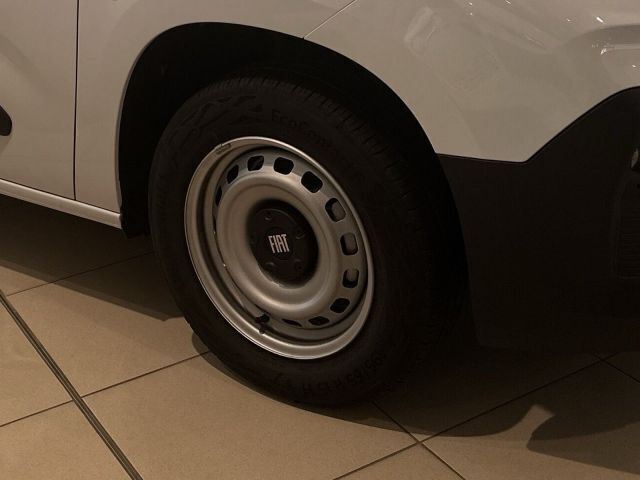 Gebraucht Fiat Doblò 102 PS (75 kW) 2024 Weiß Van / Kleinbus