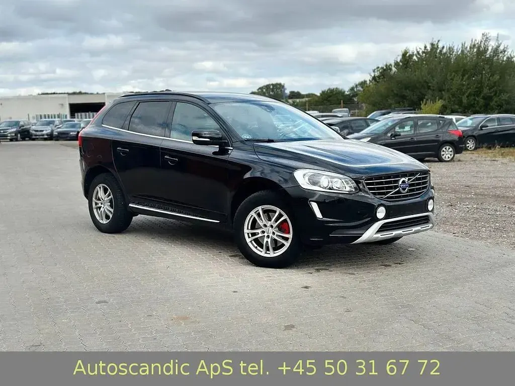 Gebraucht Volvo XC60 Momentum 190 PS (139 kW) 2015 Schwarz SUV