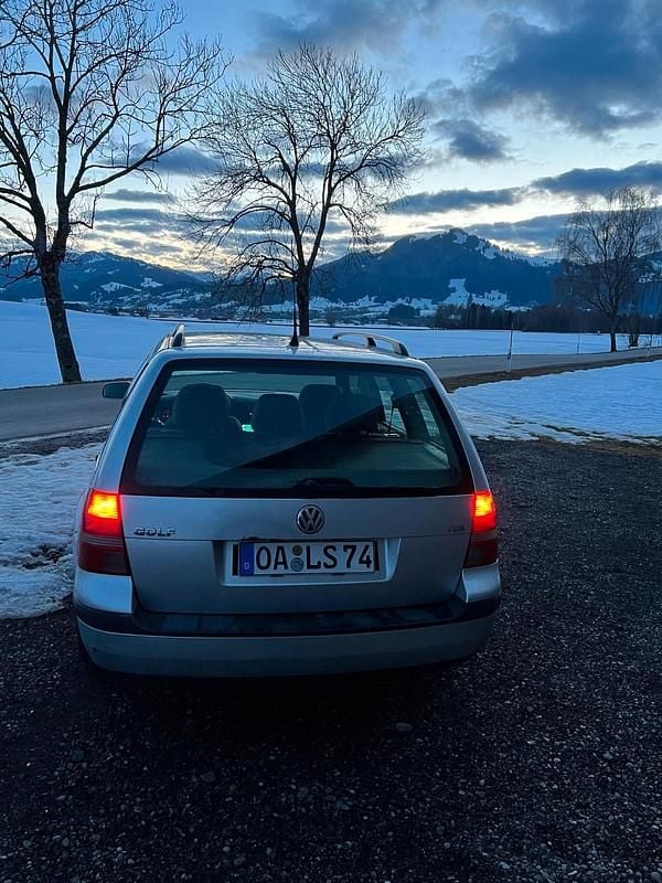 Gebraucht VW Golf IV 101 PS (74 kW) 2005 Silber Kombi