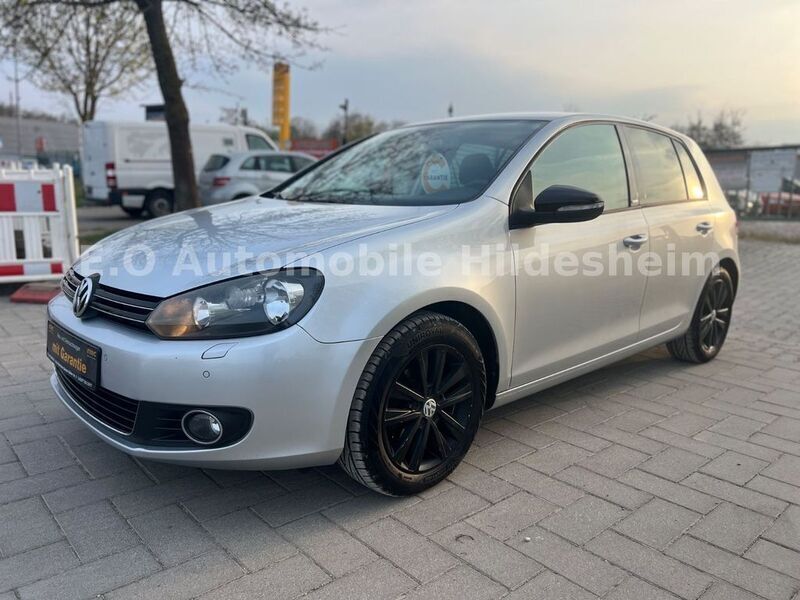 Silber Gebraucht 2011 VW Golf VI Style Limousine | 4.999 € (Guter Preis) - Bild 1/4