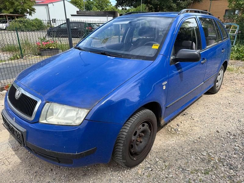Blau Gebraucht 2002 Skoda Fabia Comfort Kleinwagen | 399 € (Superpreis) - Bild 1/4