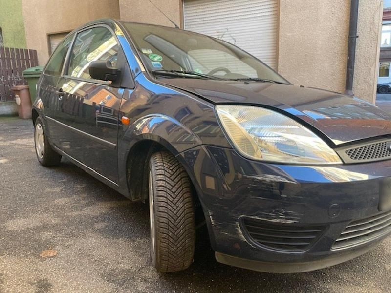 Gebraucht Ford Fiesta 70 PS (51 kW) 2005 Blau Kleinwagen