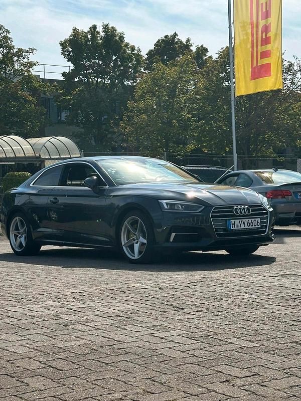 Grau Gebraucht 2017 Audi A5 S-Line Coupé | 20.999 € (Fairer Preis) - Bild 1/4