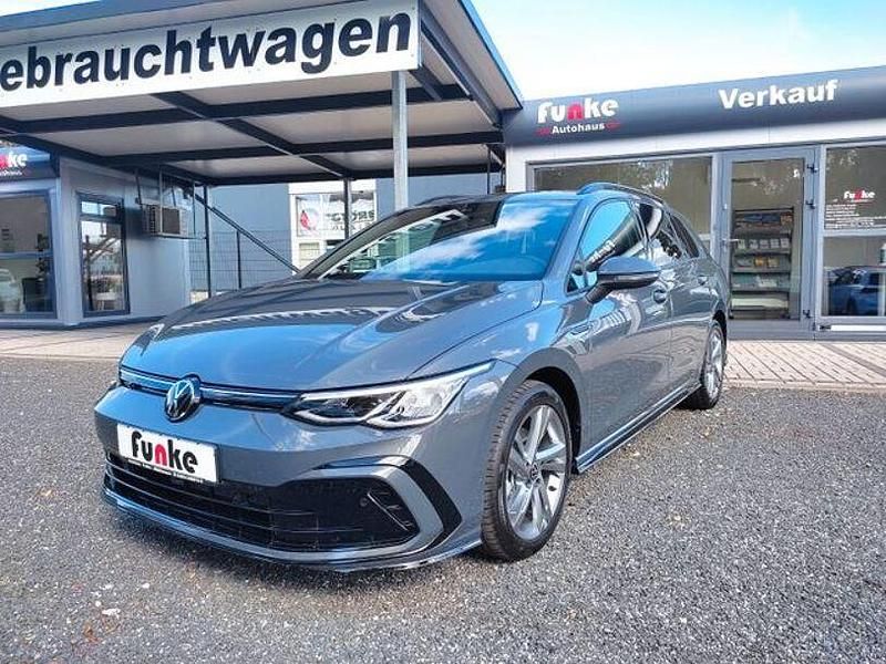 Gebraucht VW Golf VIII R-line 150 PS (110 kW) 2023 Delfingrau Kombi