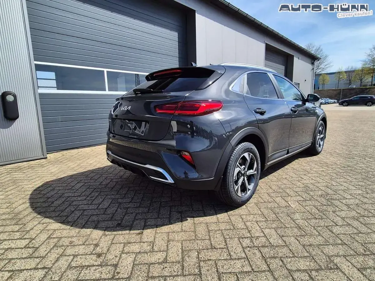 Neu Kia XCeed 150 PS (110 kW) 2026 Zilinaschwarz metallic SUV