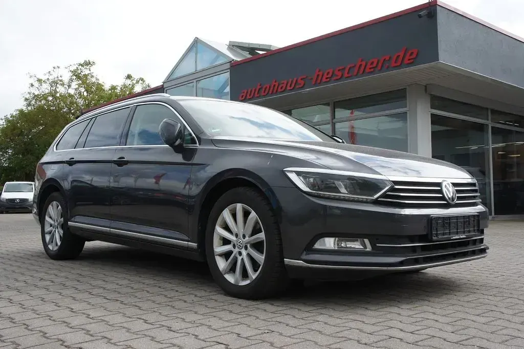 Gebraucht VW Passat Highline 150 PS (110 kW) 2019 Grau Kombi
