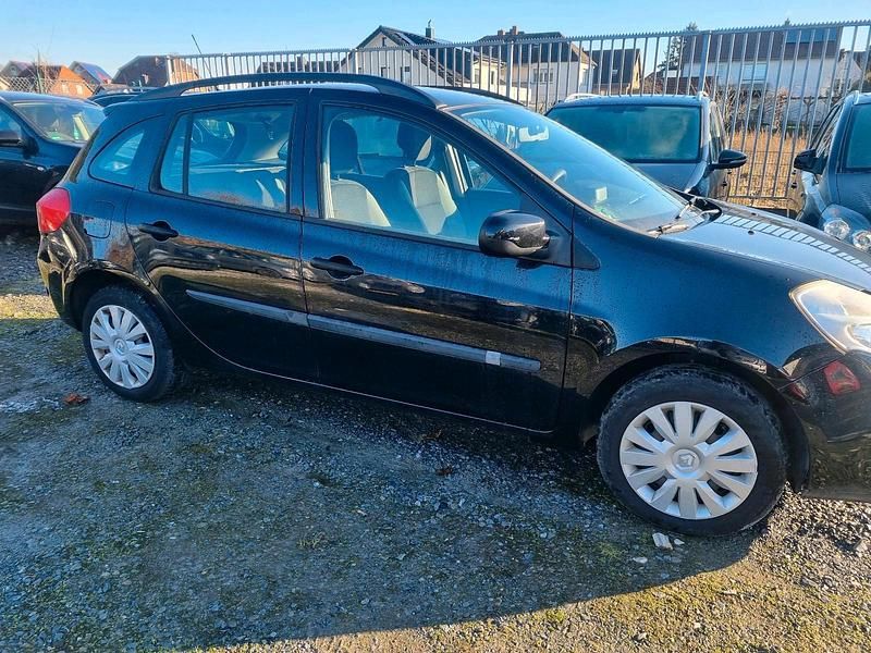 Gebraucht Renault Clio GrandTour 74 PS (54 kW) 2012 Schwarz Kombi