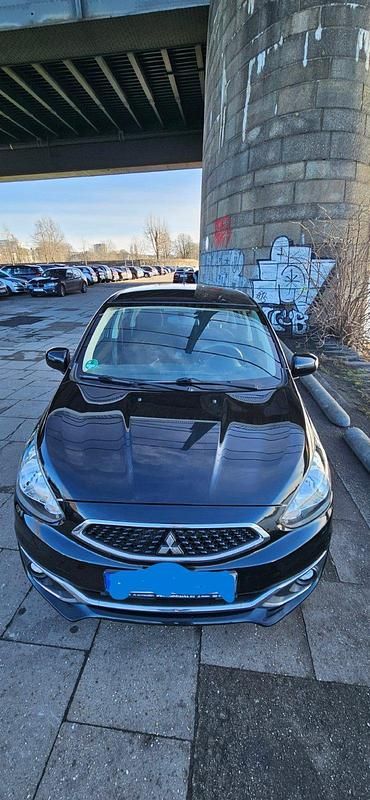 Schwarz Gebraucht 2017 Mitsubishi Space Star Basis Kleinwagen | 4.400 € - Bild 1/4