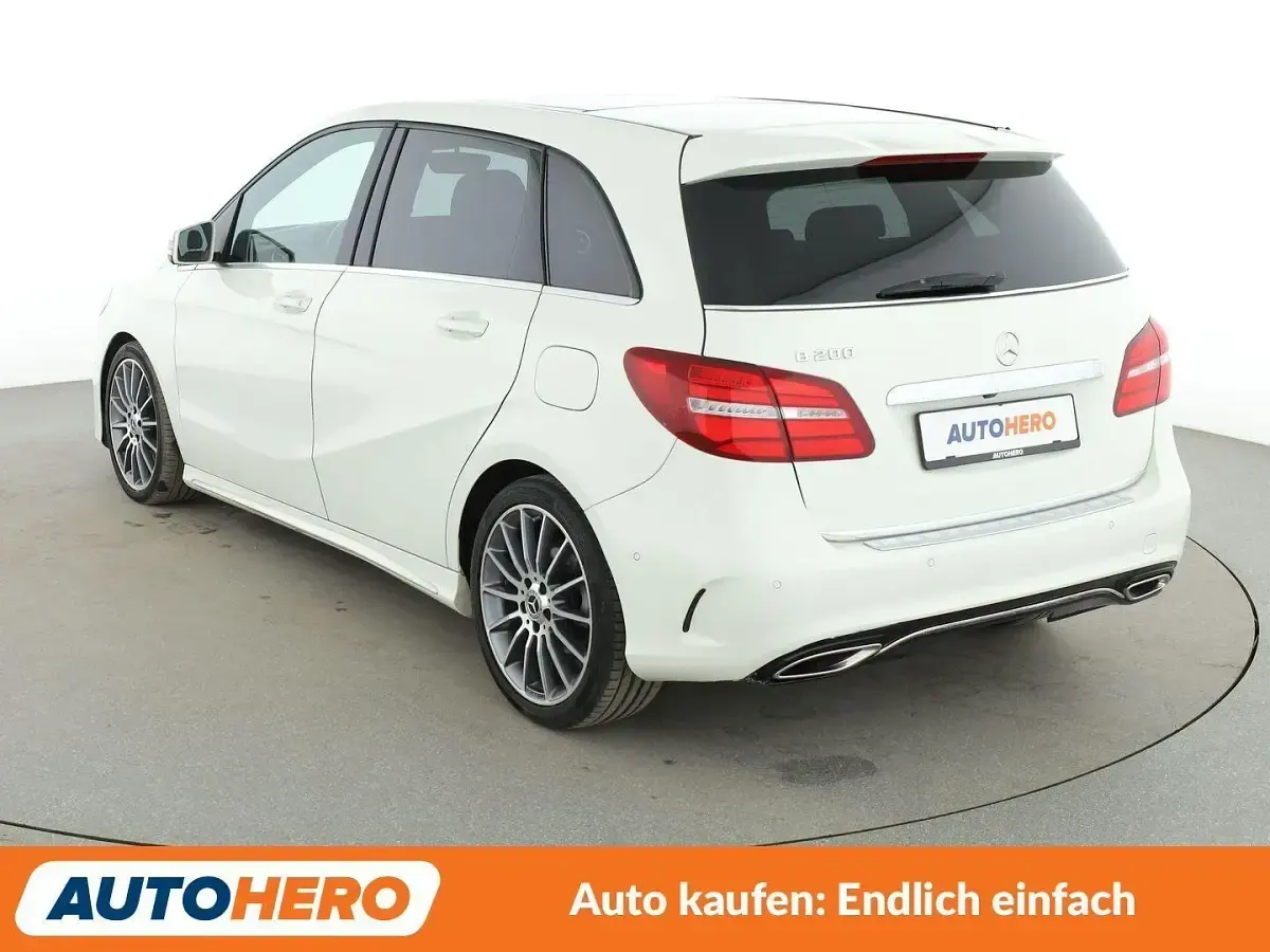 Gebraucht Mercedes B200 AMG line 136 PS (100 kW) 2017 Weiß Van / Kleinbus