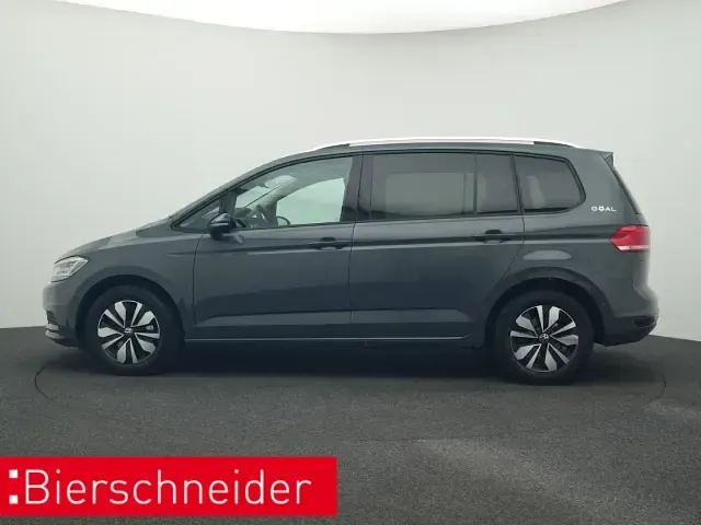 Gebraucht VW Touran Goal 150 PS (110 kW) 2025 Grau Van / Kleinbus