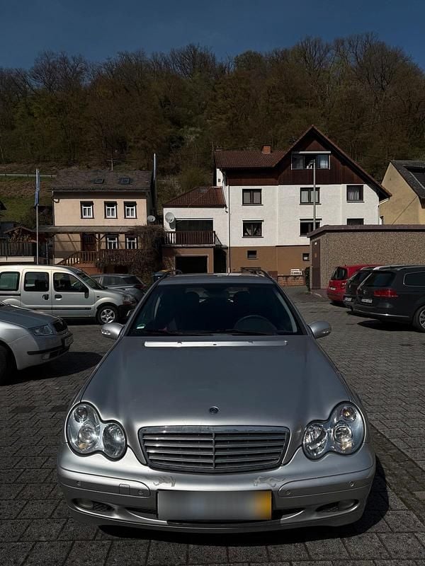 Gebraucht Mercedes C180 142 PS (104 kW) 2003 Silber Limousine