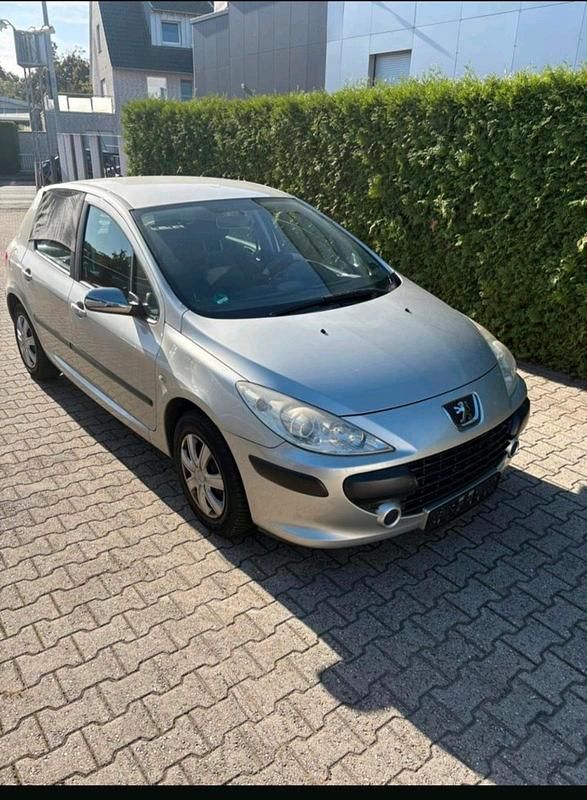Grau Gebraucht 2005 Peugeot 307 Kleinwagen | 1.650 € - Bild 1/4