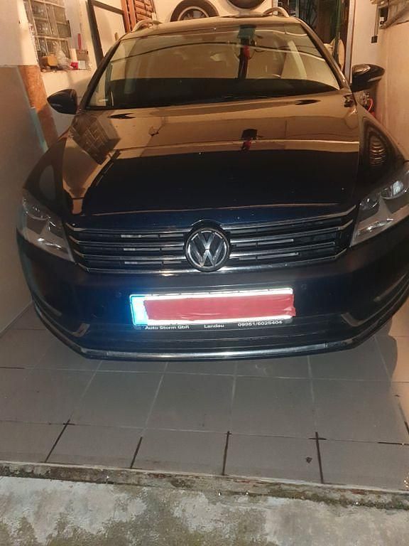 Blau Gebraucht 2011 VW Passat Trendline Kombi | 3.800 € (Fairer Preis) - Bild 1/4