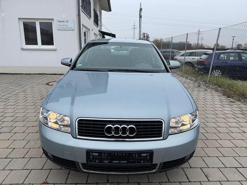 Blau Gebraucht 2001 Audi A4 Limousine | 2.950 € (Fairer Preis) - Bild 1/4