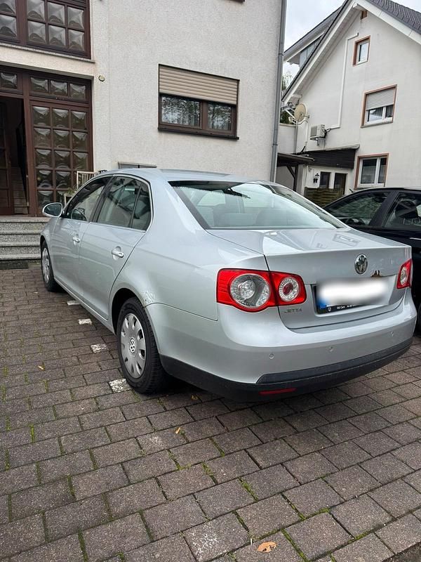 Grau Gebraucht 2005 VW Jetta Limousine | 1.400 € (Fairer Preis) - Bild 1/4