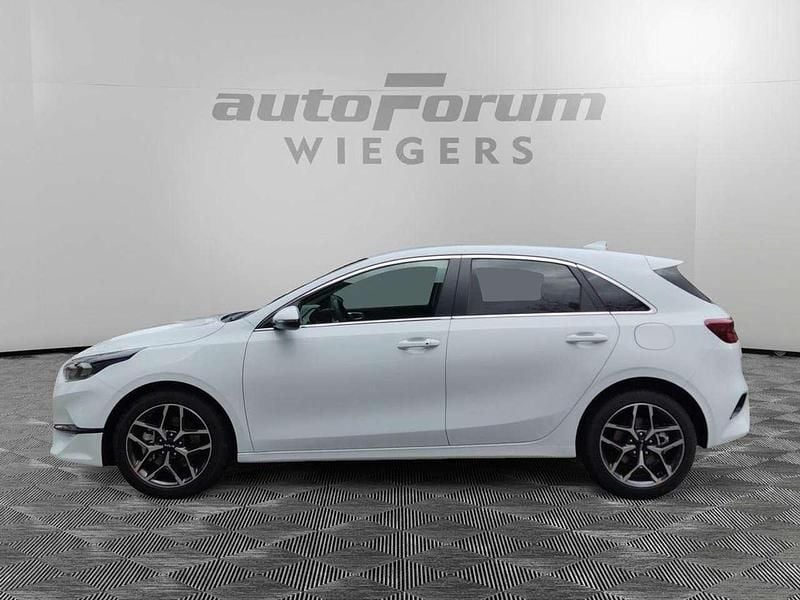Neu Kia Ceed 140 PS (102 kW) 2025 (wd) casa white s Kleinwagen