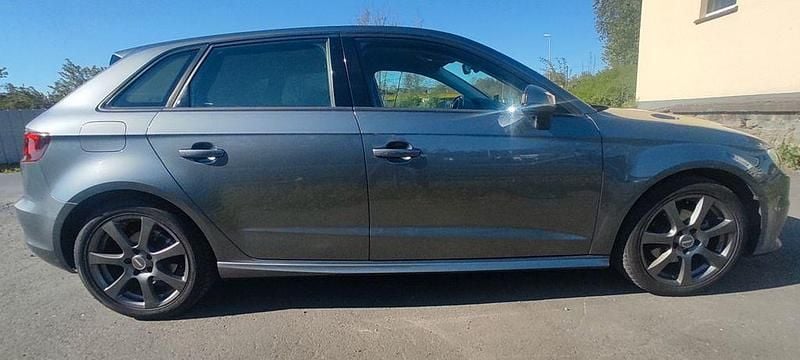 Gebraucht Audi A3 Attraction 110 PS (80 kW) 2016 Grau Limousine