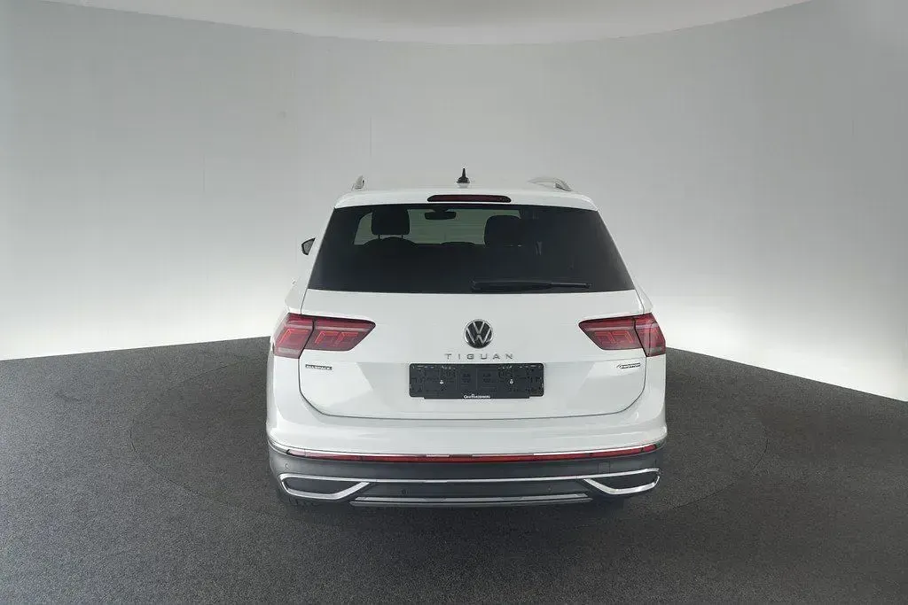 Gebraucht VW Tiguan Allspace Elegance 190 PS (139 kW) 2024 Weiß SUV