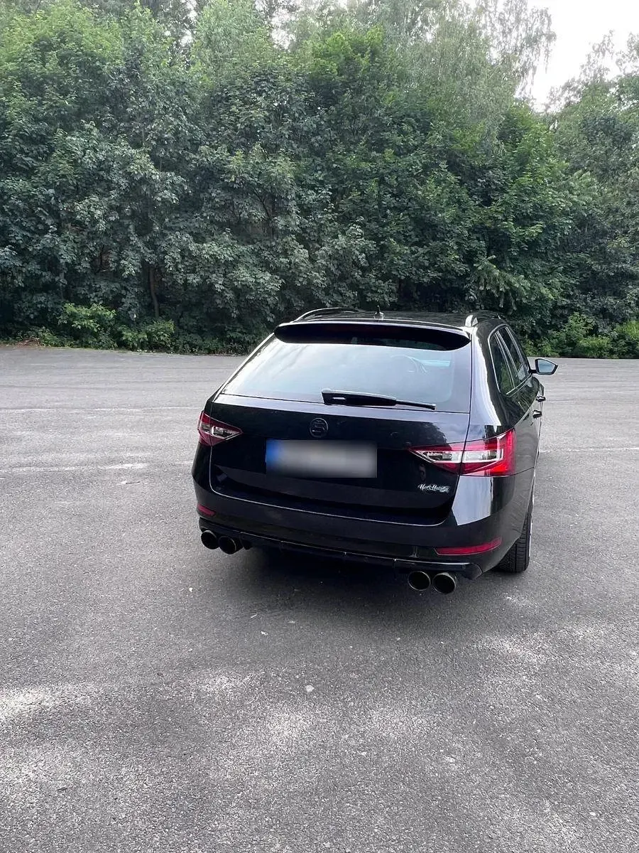 Gebraucht Skoda Superb SportLine 179 PS (131 kW) 2017 Schwarz Kombi