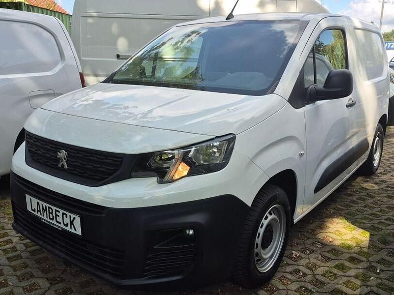 Weiss Gebraucht 2021 Peugeot Partner Premium Van / Kleinbus | 14.290 € (Guter Preis) - Bild 1/4
