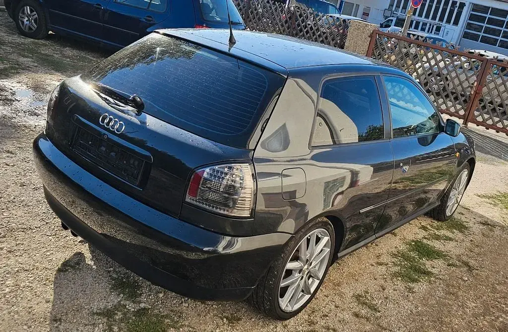 Gebraucht Audi A3 Sport 101 PS (74 kW) 1997 Schwarz Kleinwagen