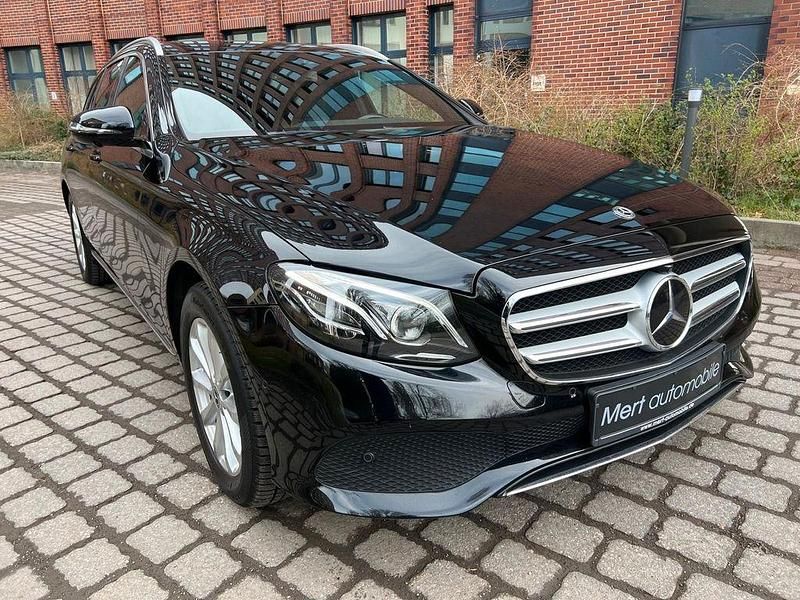 Gebraucht Mercedes E200 184 PS (135 kW) 2018 Obsidianschwarz Kombi