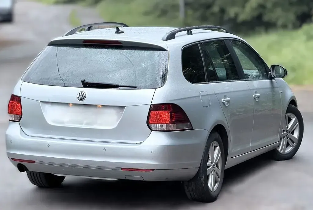 Gebraucht VW Golf VII Match 105 PS (77 kW) 2013 Reflexsilber metallic Kombi