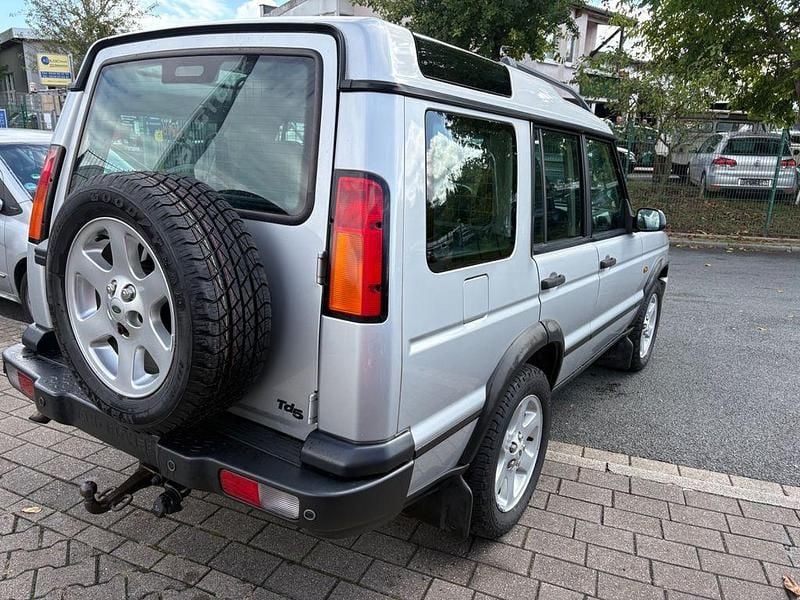 Gebraucht Land Rover Discovery 2 139 PS (102 kW) 2002 Silber SUV