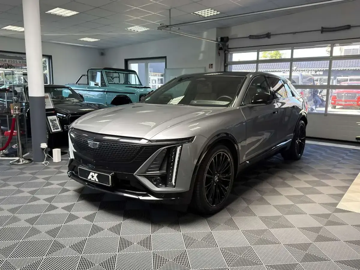 Gebraucht Cadillac LYRIQ 388 kW (528 PS) 2024 Silber SUV