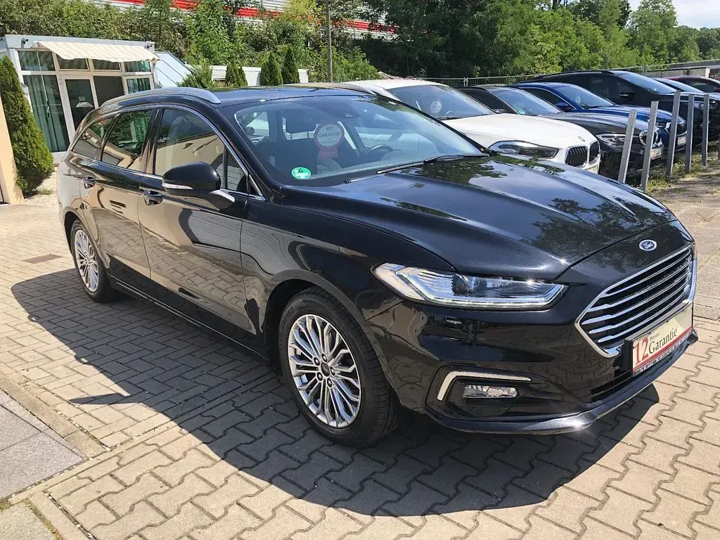 Gebraucht Ford Mondeo Titanium 150 PS (110 kW) 2022 Schwarz Limousine