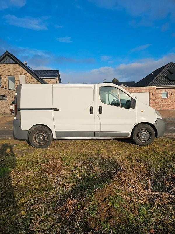 Gebraucht Opel Vivaro 101 PS (74 kW) 2006 Weiß Van / Kleinbus