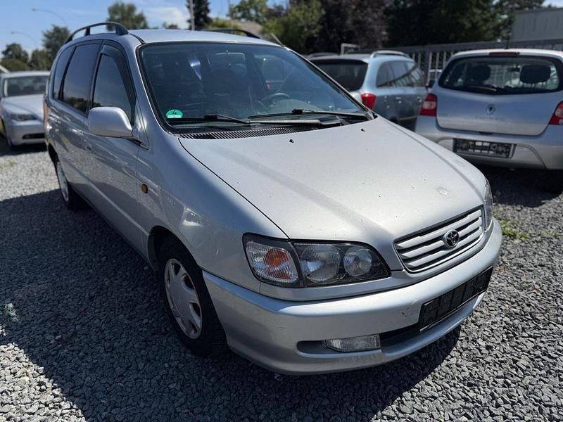 Silber Gebraucht 1997 Toyota Picnic Van / Kleinbus | 3.499 € - Bild 1/4