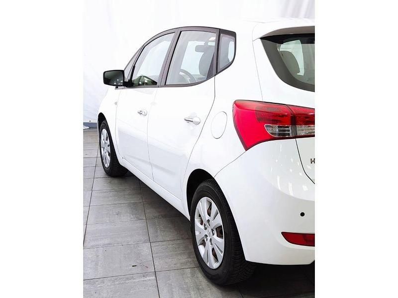 Gebraucht Hyundai ix20 Edition 125 PS (91 kW) 2015 Polar white / sol Kleinwagen