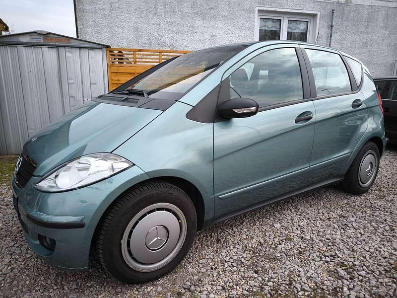 Gebraucht Mercedes A150 Classic 95 PS (69 kW) 2006 Grün silber metallic. Limousine